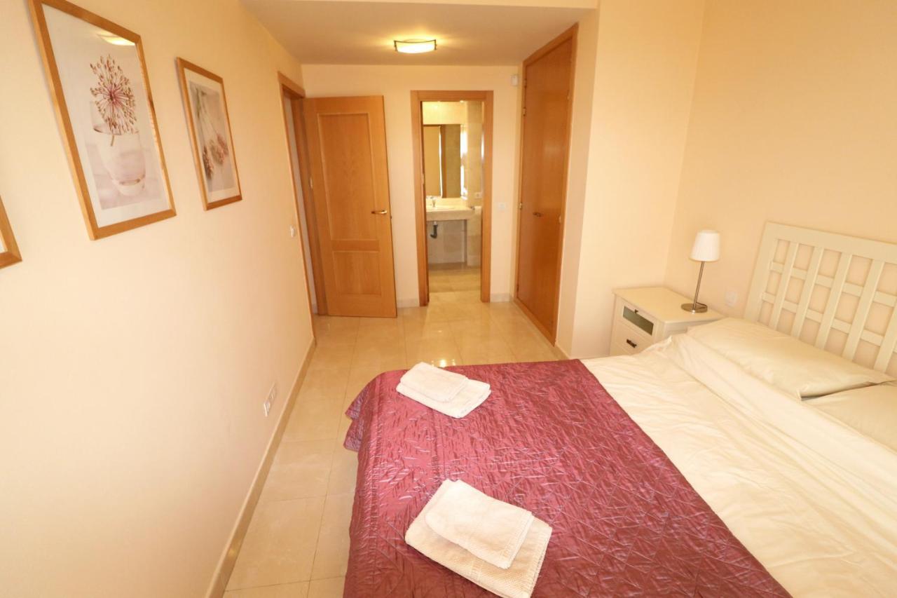 Salinas. Apartment For 4. Terrace/Parking/Pools/Gym/4Mins Beach เอสเตโปนา ภายนอก รูปภาพ
