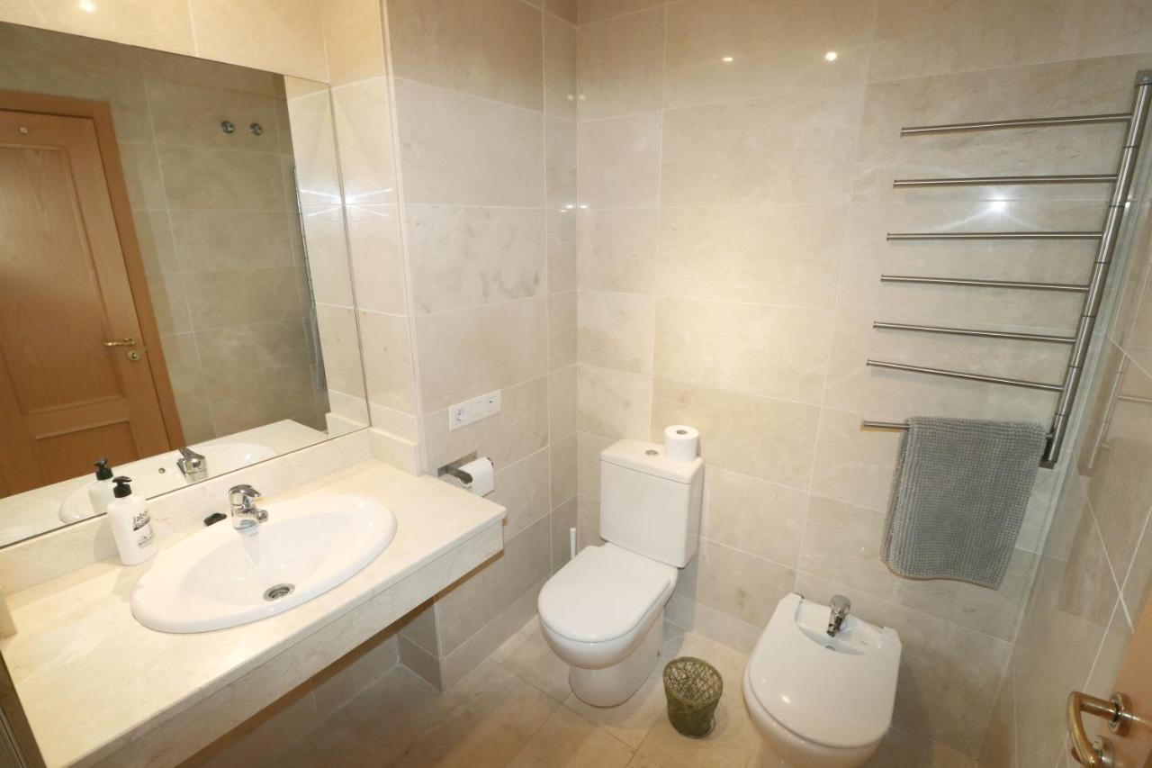 Salinas. Apartment For 4. Terrace/Parking/Pools/Gym/4Mins Beach เอสเตโปนา ภายนอก รูปภาพ