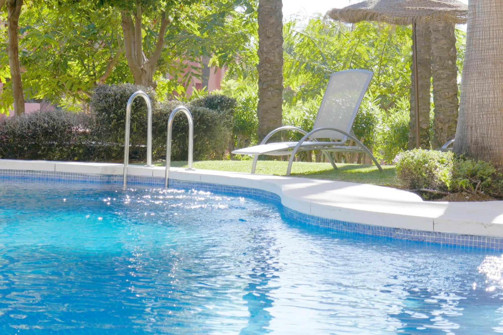 Salinas. Apartment For 4. Terrace/Parking/Pools/Gym/4Mins Beach เอสเตโปนา ภายนอก รูปภาพ