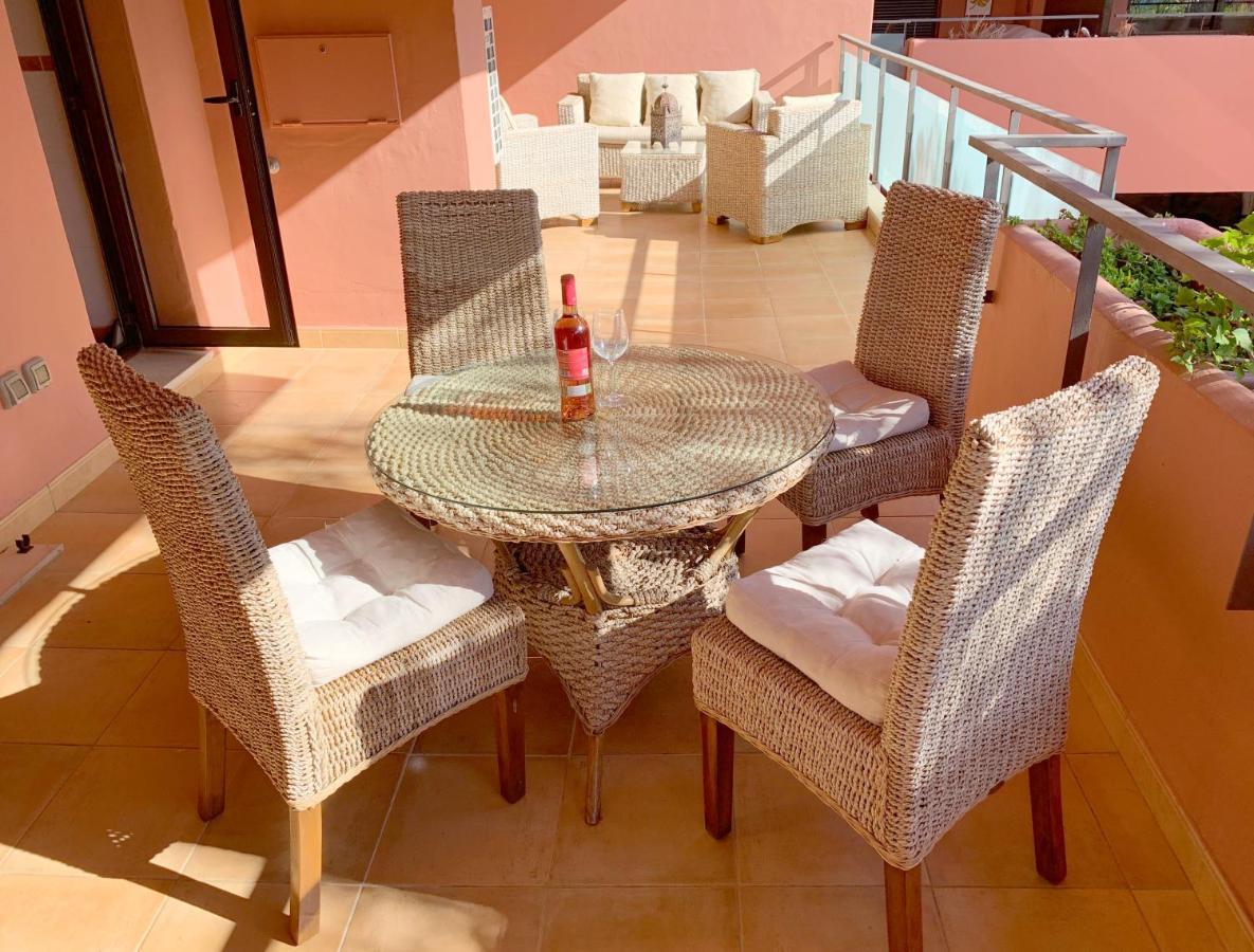 Salinas. Apartment For 4. Terrace/Parking/Pools/Gym/4Mins Beach เอสเตโปนา ภายนอก รูปภาพ