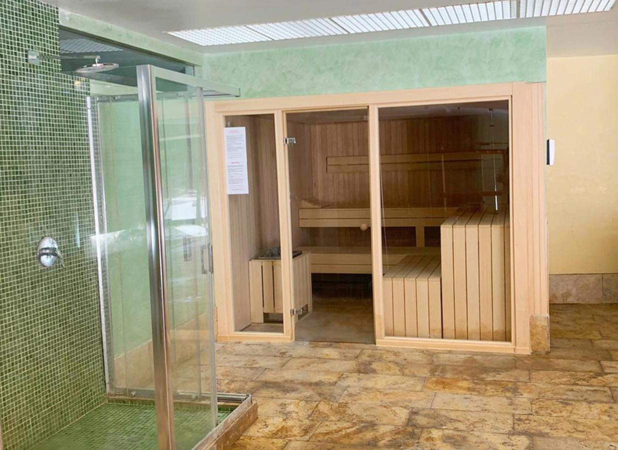 Salinas. Apartment For 4. Terrace/Parking/Pools/Gym/4Mins Beach เอสเตโปนา ภายนอก รูปภาพ