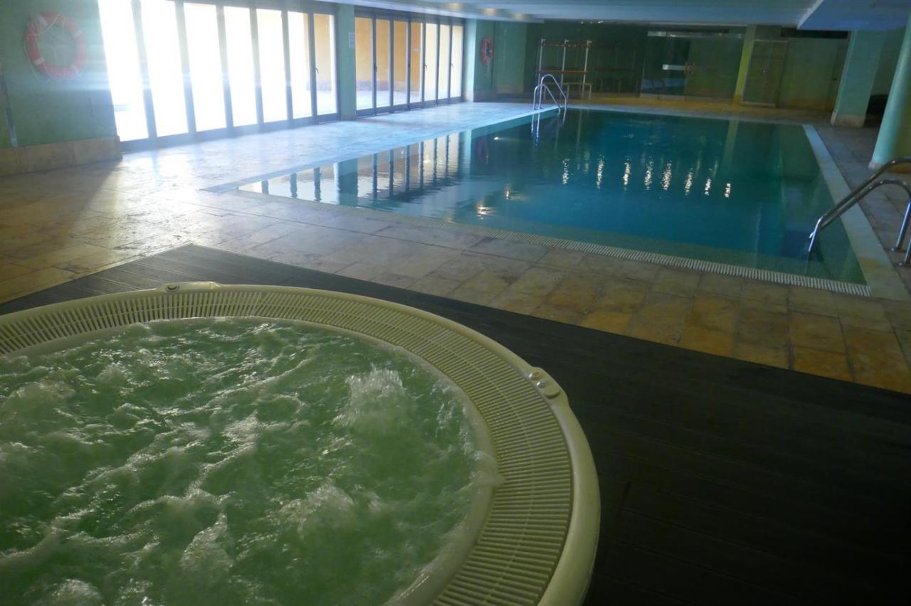 Salinas. Apartment For 4. Terrace/Parking/Pools/Gym/4Mins Beach เอสเตโปนา ภายนอก รูปภาพ